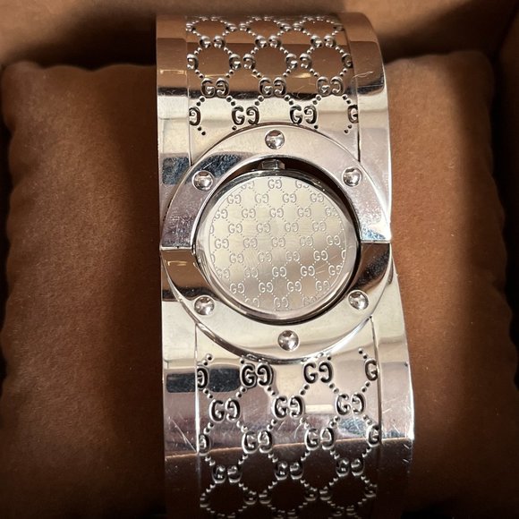 Gucci Twirl Stainless Steel Bangle Bracelet Watch - Picture 3 of 7